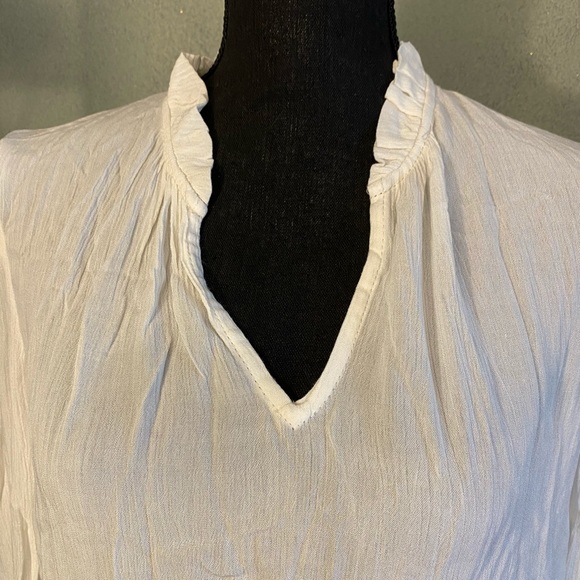 ⬇️True Craft long sleeve Blouse - Picture 2 of 3